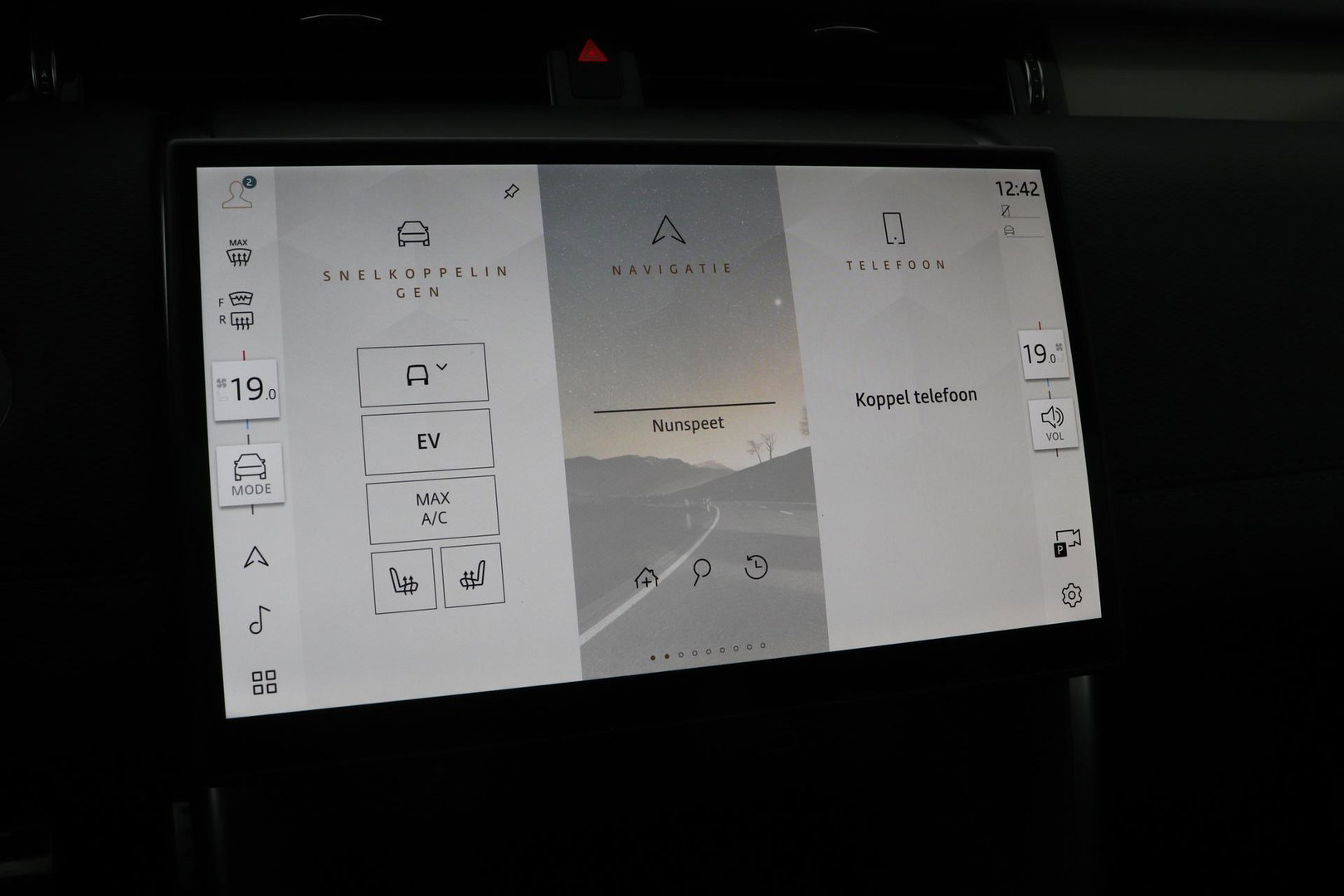 Land Rover Discovery Sport P270e PHEV Dynamic SE | NIEUW! | Panoramadak | Trekhaak | ACC | Meridian | Stoel+Stuurverwarming