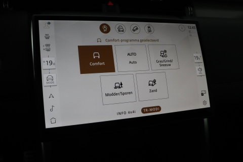 Land Rover Discovery Sport P270e PHEV Dynamic SE | NIEUW! | Panoramadak | Trekhaak | ACC | Meridian | Stoel+Stuurverwarming