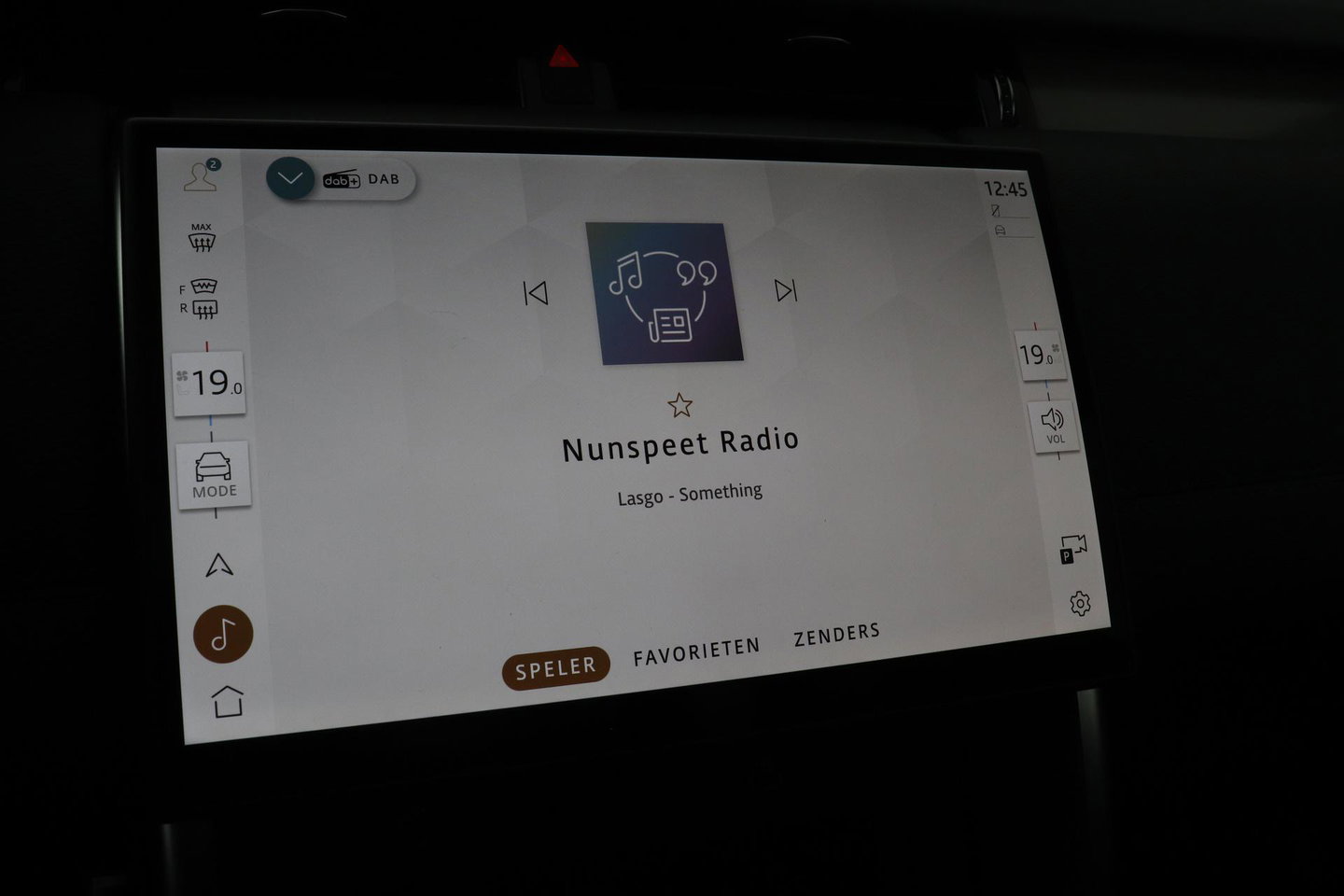 Land Rover Discovery Sport P270e PHEV Dynamic SE | NIEUW! | Panoramadak | Trekhaak | ACC | Meridian | Stoel+Stuurverwarming