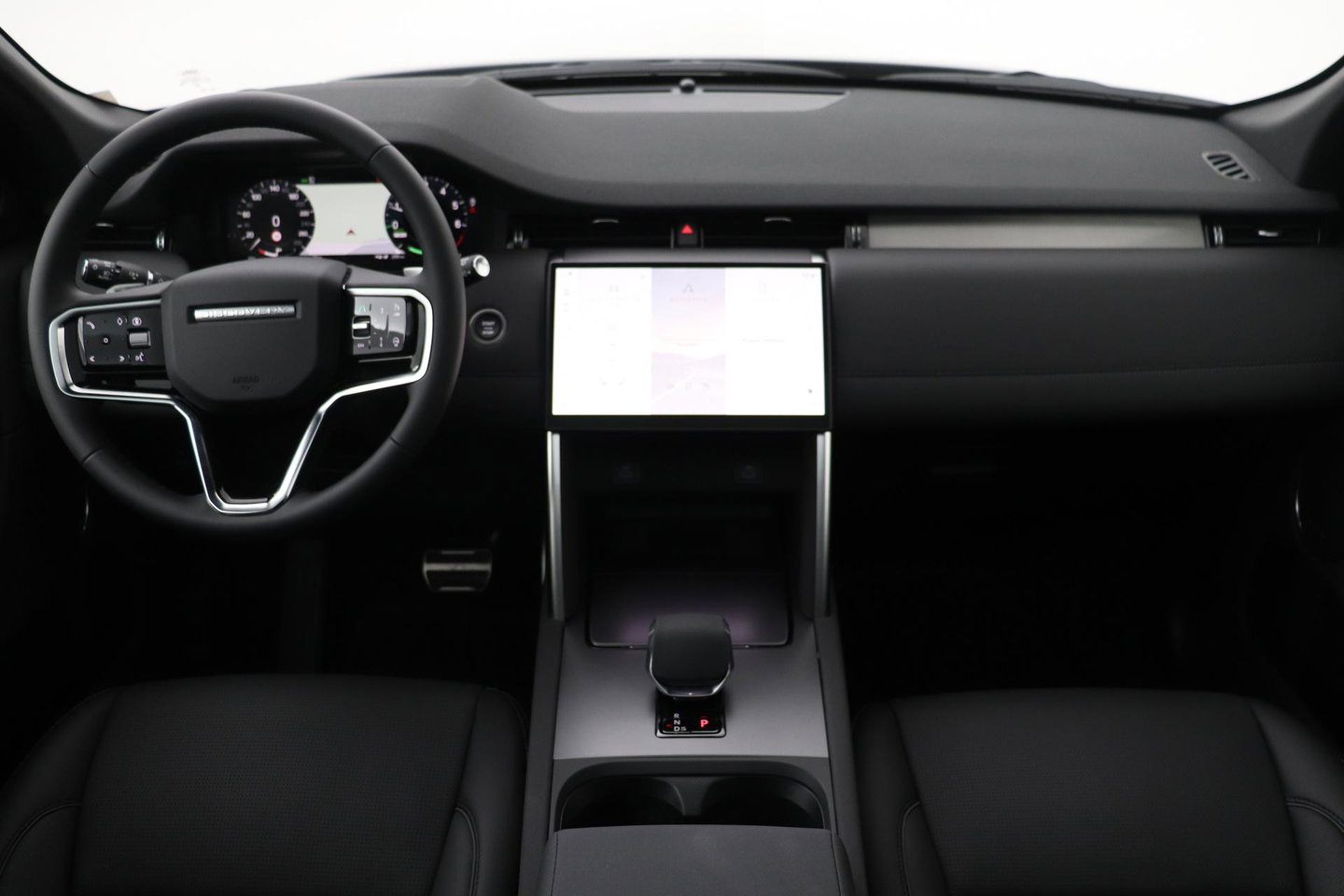 Land Rover Discovery Sport P270e PHEV Dynamic SE | NIEUW! | Panoramadak | Trekhaak | ACC | Meridian | Stoel+Stuurverwarming
