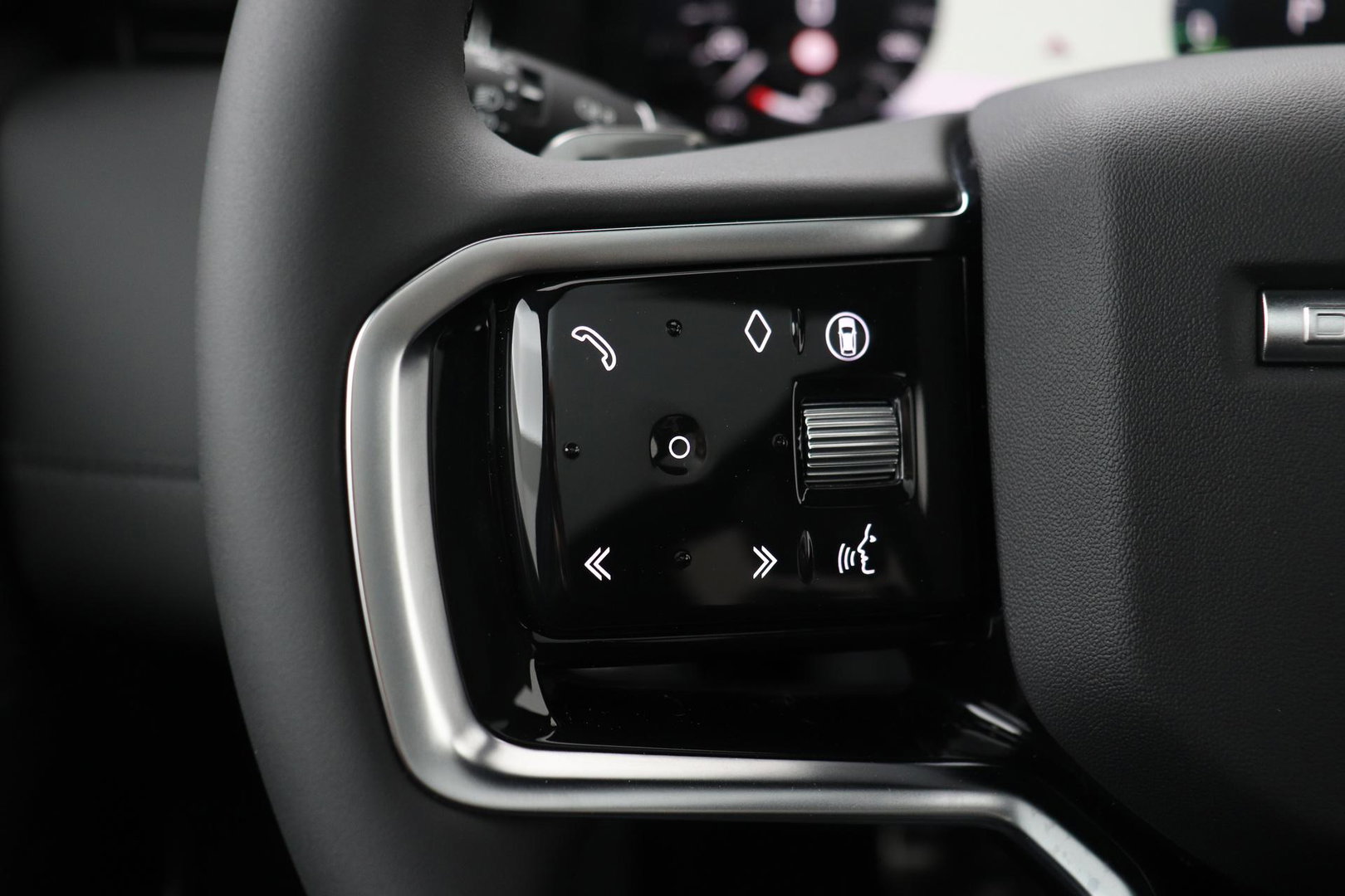 Land Rover Discovery Sport P270e PHEV Dynamic SE | NIEUW! | Panoramadak | Trekhaak | ACC | Meridian | Stoel+Stuurverwarming