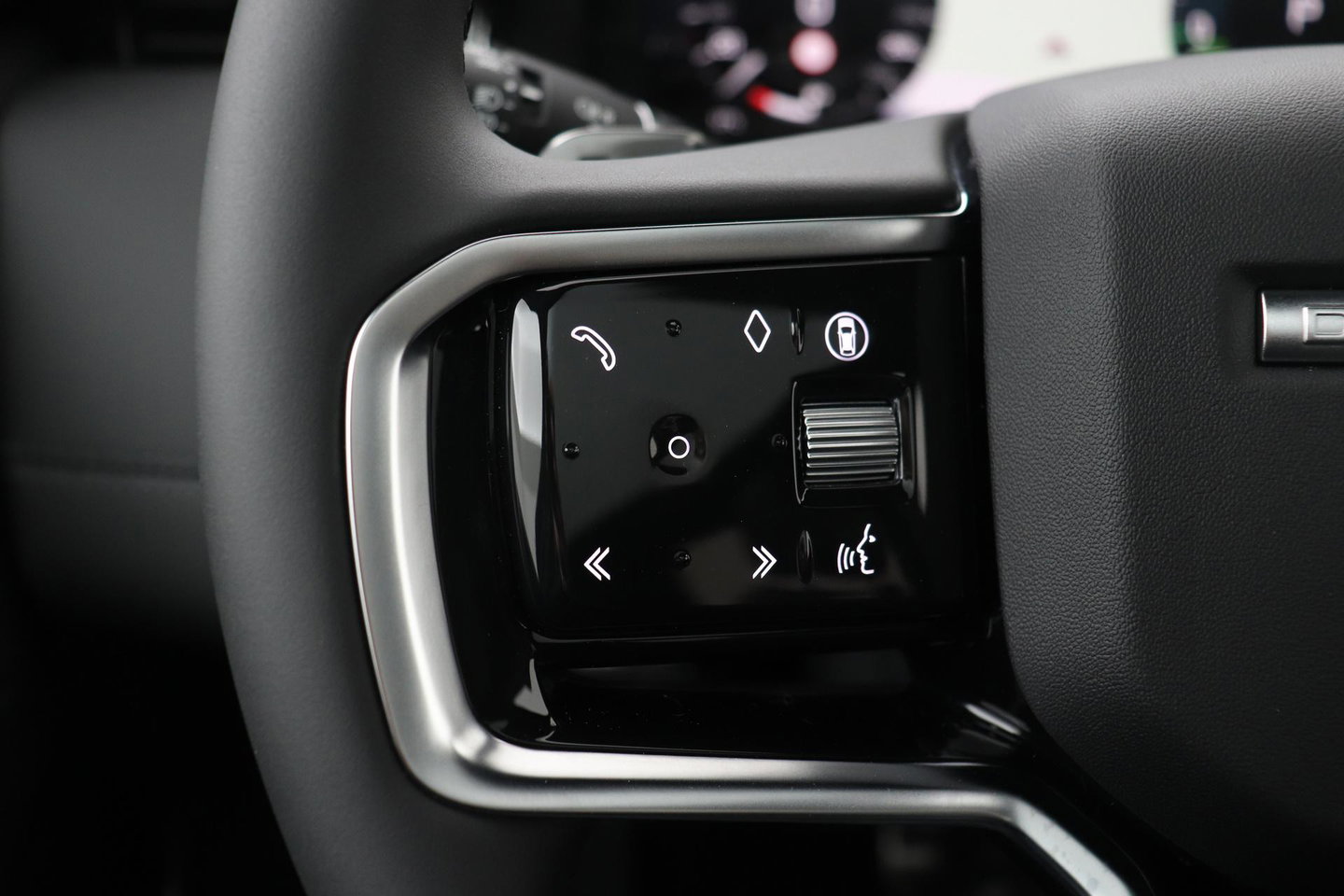 Land Rover Discovery Sport P270e PHEV Dynamic SE | NIEUW! | Panoramadak | Trekhaak | ACC | Meridian | Stoel+Stuurverwarming
