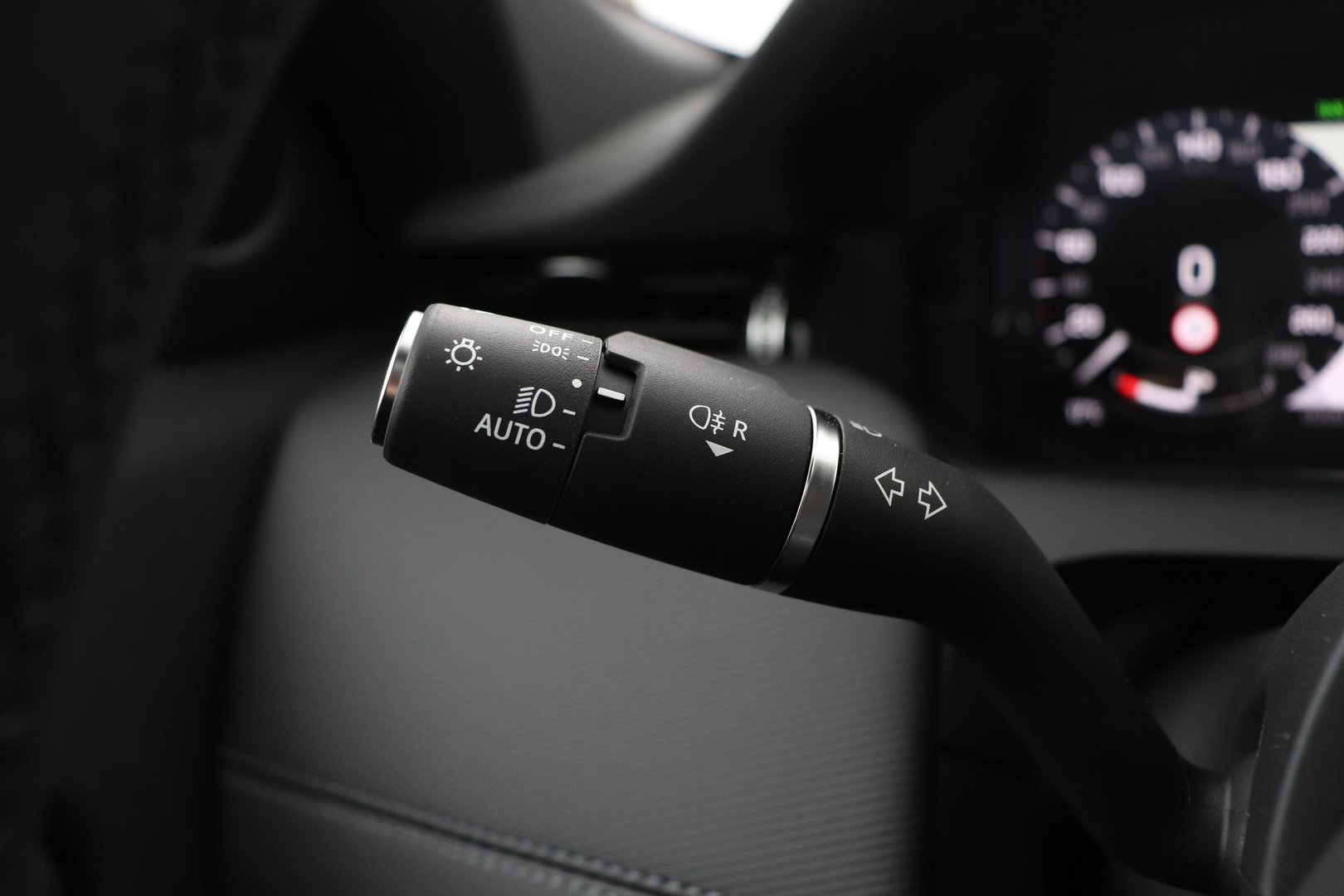 Land Rover Discovery Sport P270e PHEV Dynamic SE | NIEUW! | Panoramadak | Trekhaak | ACC | Meridian | Stoel+Stuurverwarming
