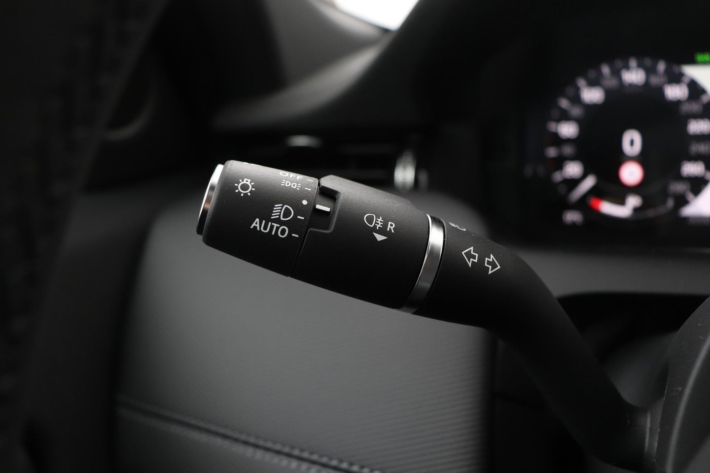 Land Rover Discovery Sport P270e PHEV Dynamic SE | NIEUW! | Panoramadak | Trekhaak | ACC | Meridian | Stoel+Stuurverwarming