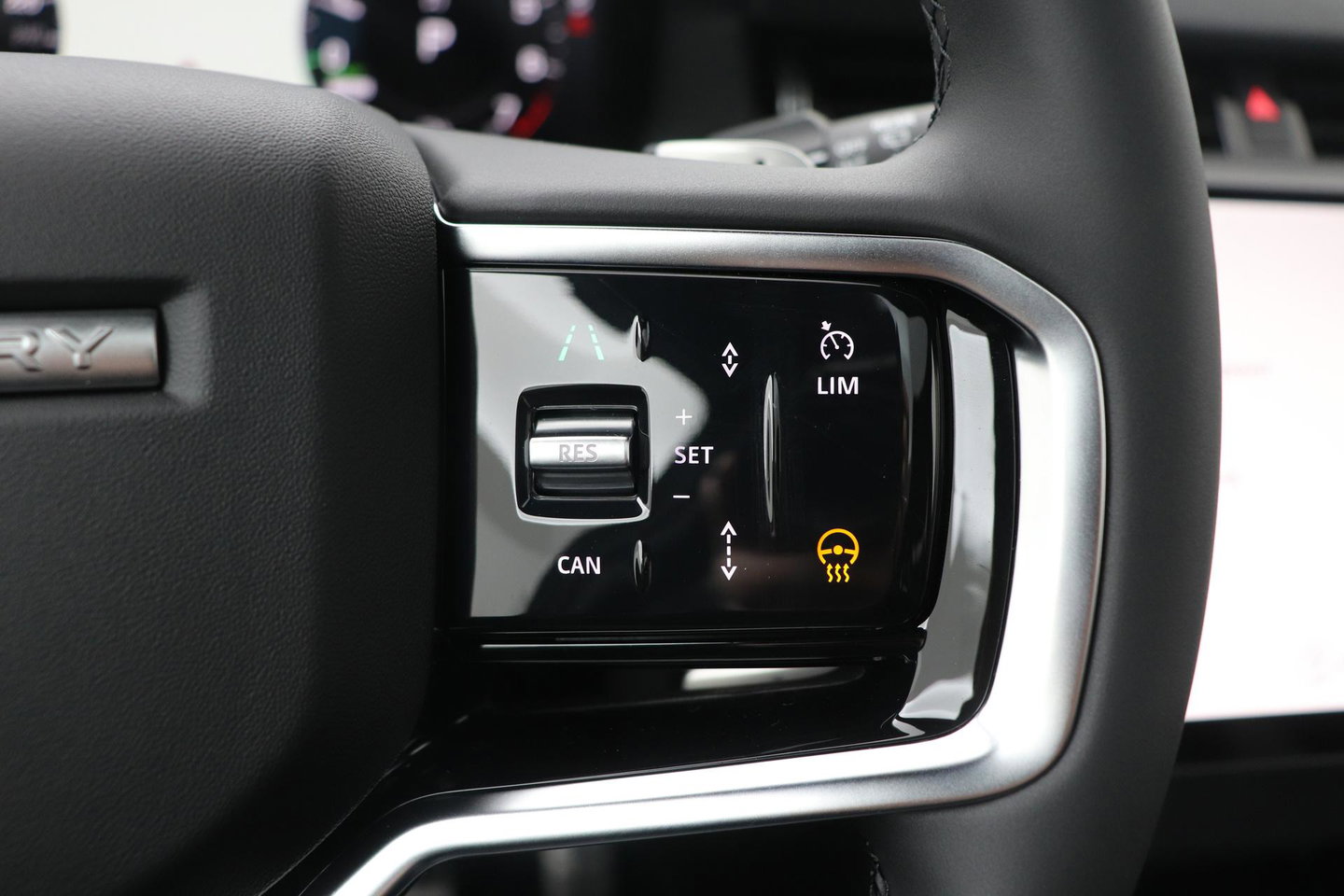 Land Rover Discovery Sport P270e PHEV Dynamic SE | NIEUW! | Panoramadak | Trekhaak | ACC | Meridian | Stoel+Stuurverwarming