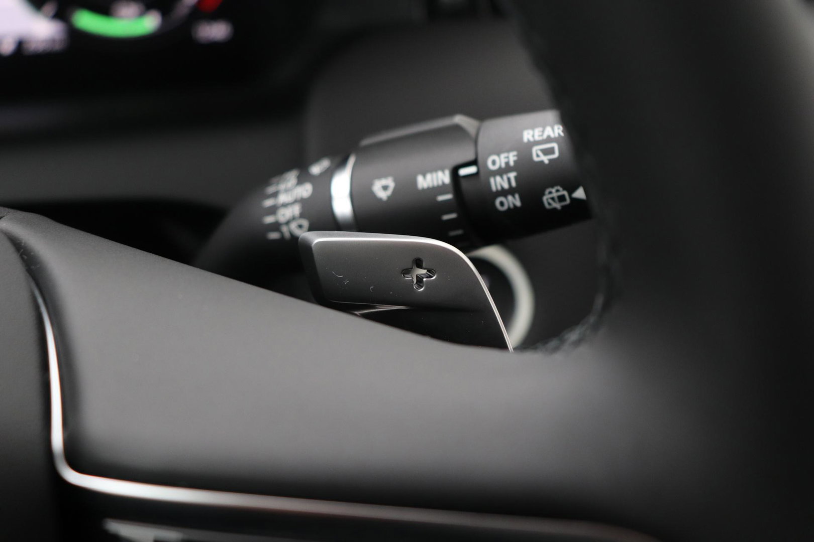 Land Rover Discovery Sport P270e PHEV Dynamic SE | NIEUW! | Panoramadak | Trekhaak | ACC | Meridian | Stoel+Stuurverwarming