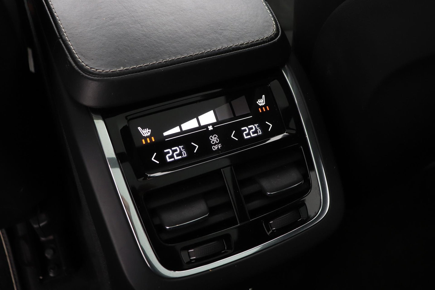 Volvo XC90 T8 Twin Engine R-Design | 7P | ACC | Panoramadak | Bowers&Wilkins | 360° Camera | Head-Up | Trekhaak