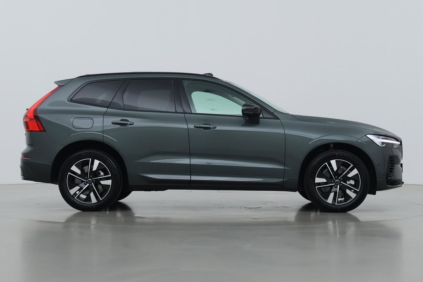 Volvo XC60 T8 Plug-in hybrid Plus Dark | FACELIFT | ACC | Panoramadak | Head-Up | Harman/Kardon | 360° Camera | BLIS