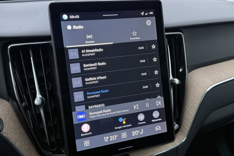 Volvo XC60 T8 Plug-in hybrid Plus Dark | FACELIFT | ACC | Panoramadak | Head-Up | Harman/Kardon | 360° Camera | BLIS