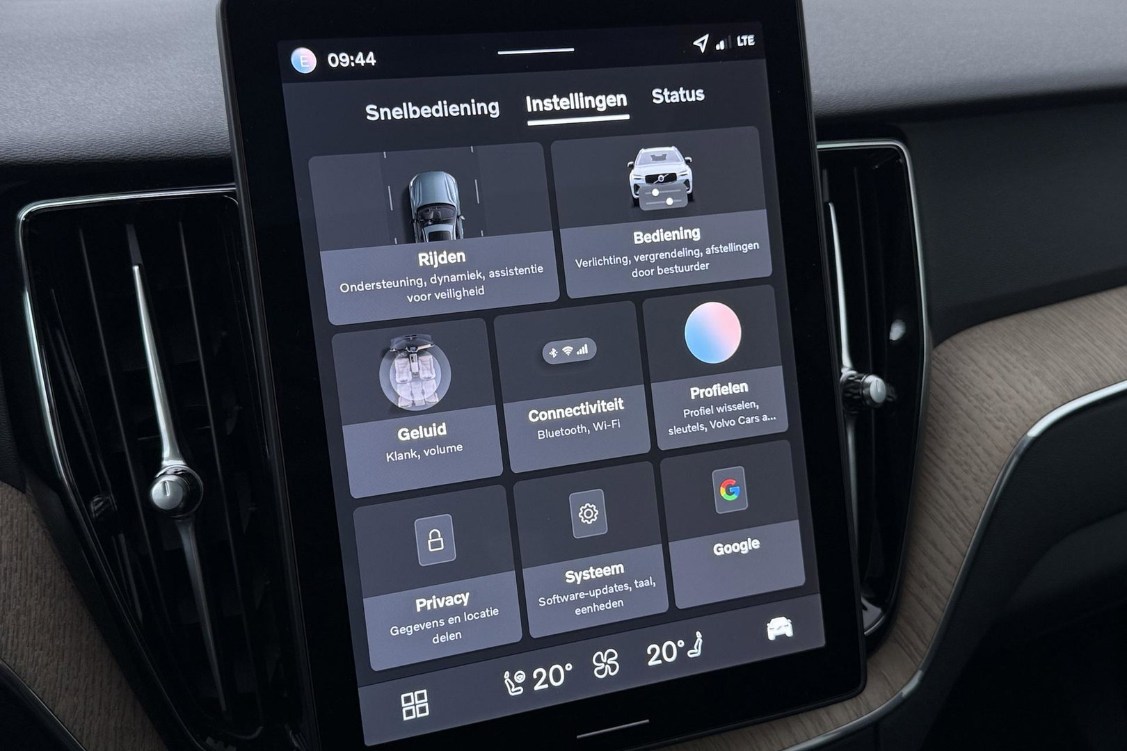 Volvo XC60 T8 Plug-in hybrid Plus Dark | FACELIFT | ACC | Panoramadak | Head-Up | Harman/Kardon | 360° Camera | BLIS