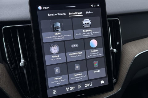 Volvo XC60 T8 Plug-in hybrid Plus Dark | FACELIFT | ACC | Panoramadak | Head-Up | Harman/Kardon | 360° Camera | BLIS