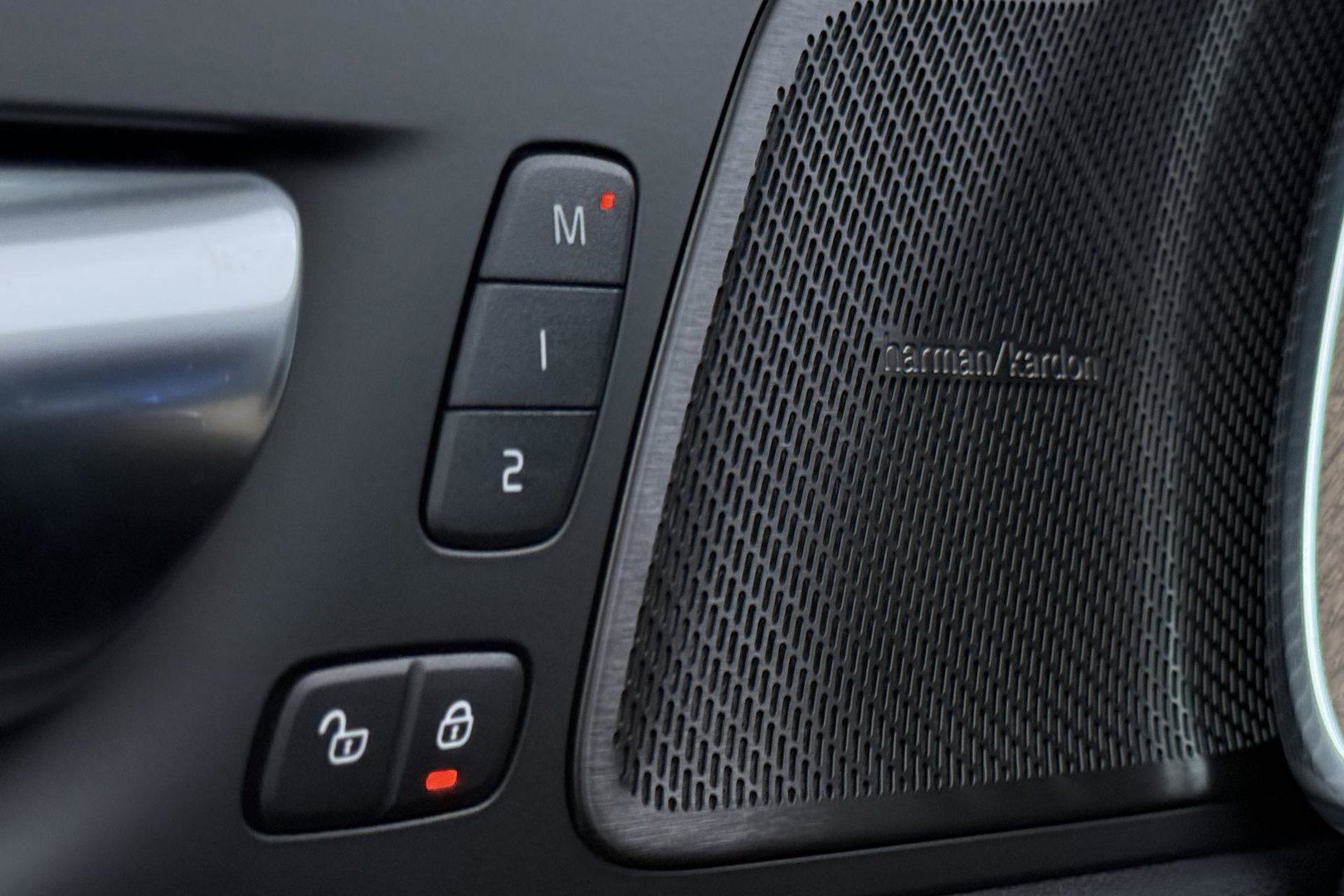 Volvo XC60 T8 Plug-in hybrid Plus Dark | FACELIFT | ACC | Panoramadak | Head-Up | Harman/Kardon | 360° Camera | BLIS