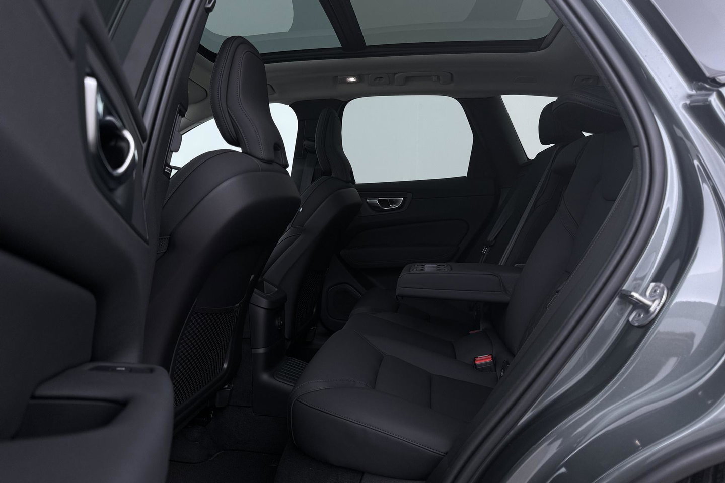Volvo XC60 T8 Plug-in hybrid Plus Dark | FACELIFT | ACC | Panoramadak | Head-Up | Harman/Kardon | 360° Camera | BLIS