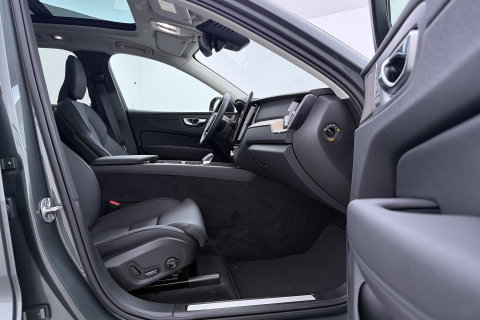 Volvo XC60 T8 Plug-in hybrid Plus Dark | FACELIFT | ACC | Panoramadak | Head-Up | Harman/Kardon | 360° Camera | BLIS
