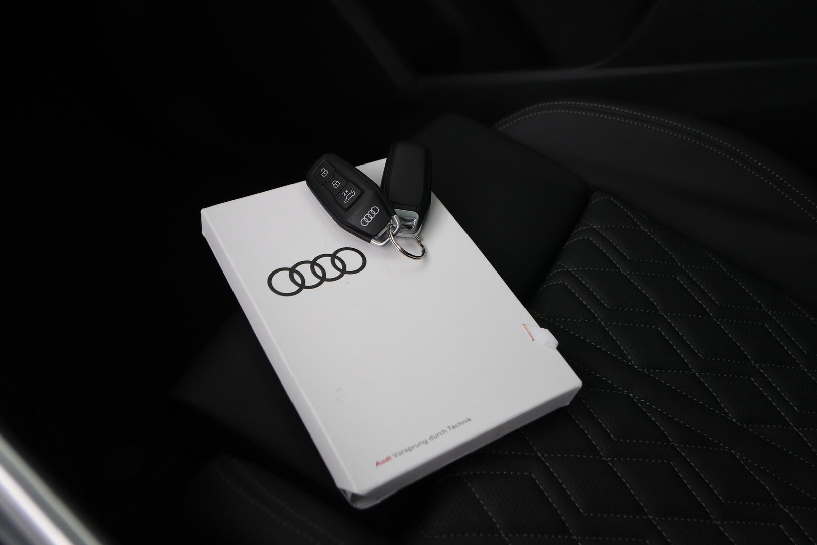 Audi Q5 2.0 TFSI Quattro S edition Competition | 21 Inch | Trekhaak | Panoramadak | Stoelventilatie
