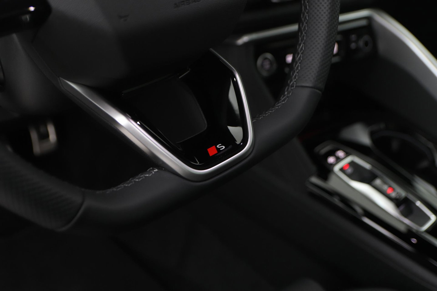 Audi Q5 2.0 TFSI Quattro S edition Competition | 21 Inch | Trekhaak | Panoramadak | Stoelventilatie