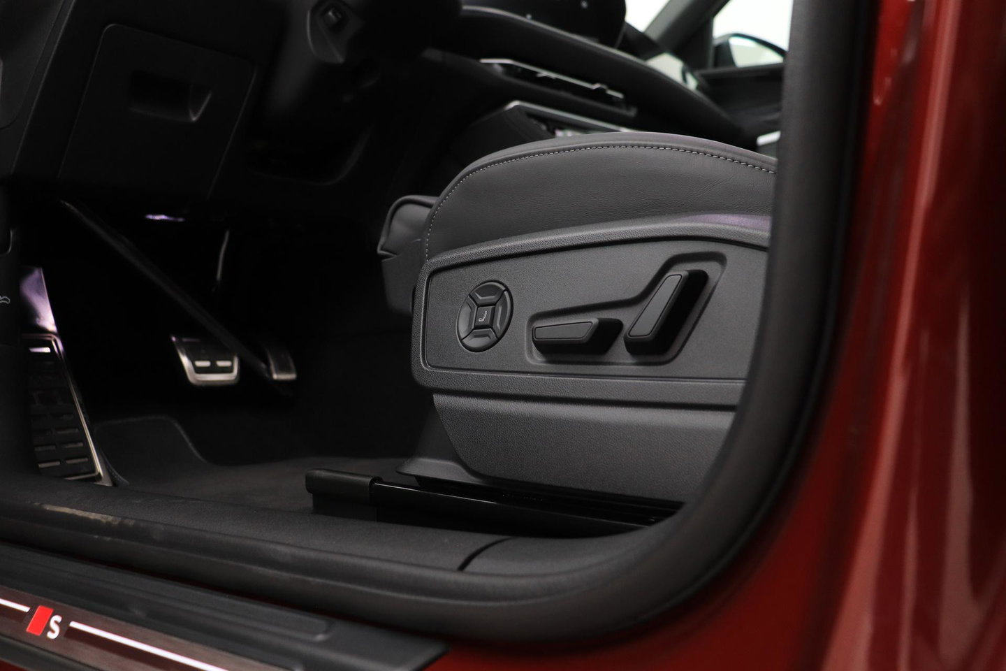 Audi Q5 2.0 TFSI Quattro S edition Competition | 21 Inch | Trekhaak | Panoramadak | Stoelventilatie