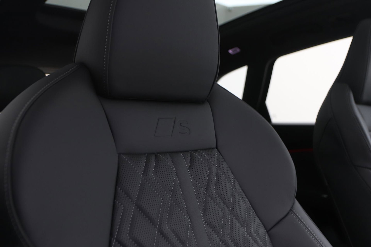 Audi Q5 2.0 TFSI Quattro S edition Competition | 21 Inch | Trekhaak | Panoramadak | Stoelventilatie