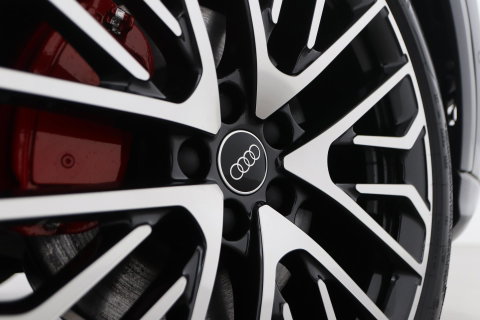 Audi Q5 2.0 TFSI Quattro S edition Competition | 21 Inch | Trekhaak | Panoramadak | Stoelventilatie