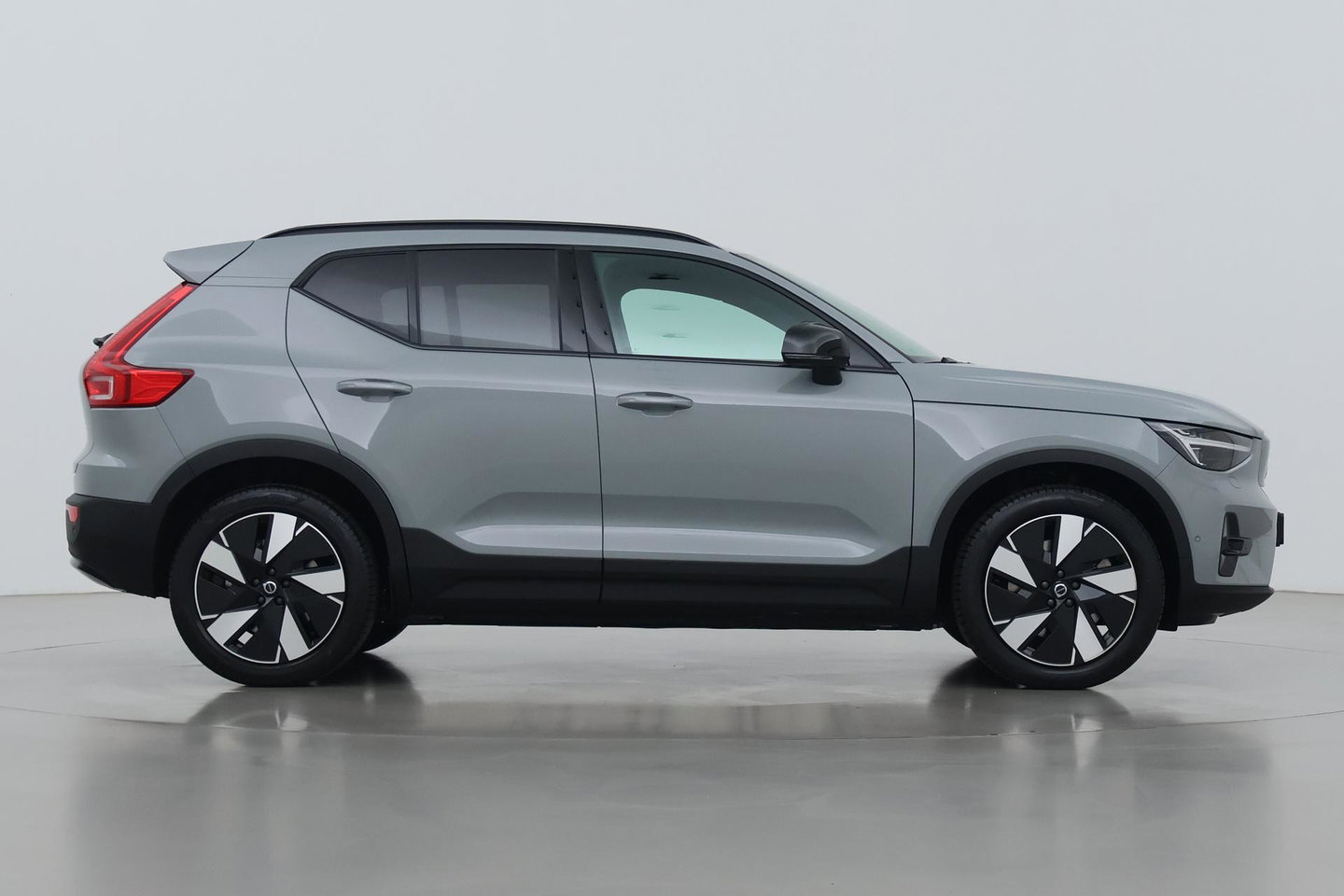 Volvo EX40 Single Motor Extended Range Plus 82 kWh | ACC | Harman/Kardon | 360° Camera | BLIS | Stoel+Stuurverwarming | 19 Inch
