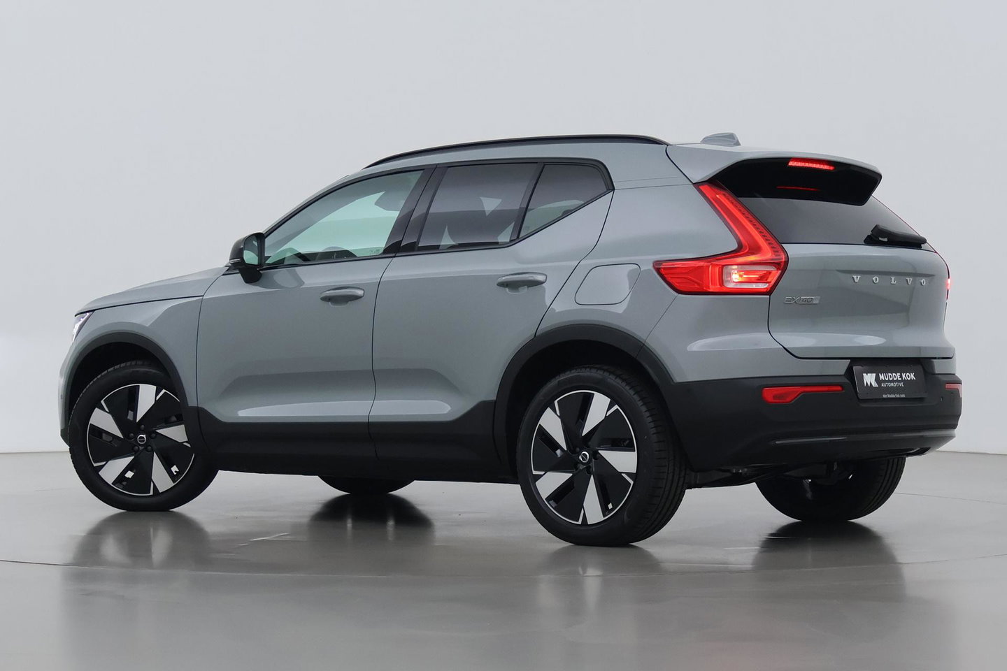 Volvo EX40 Single Motor Extended Range Plus 82 kWh | ACC | Harman/Kardon | 360° Camera | BLIS | Stoel+Stuurverwarming | 19 Inch