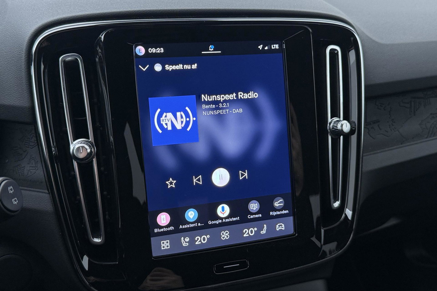 Volvo EX40 Single Motor Extended Range Plus 82 kWh | ACC | Harman/Kardon | 360° Camera | BLIS | Stoel+Stuurverwarming | 19 Inch