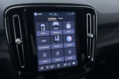 Volvo EX40 Single Motor Extended Range Plus 82 kWh | ACC | Harman/Kardon | 360° Camera | BLIS | Stoel+Stuurverwarming | 19 Inch