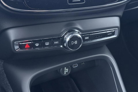 Volvo EX40 Single Motor Extended Range Plus 82 kWh | ACC | Harman/Kardon | 360° Camera | BLIS | Stoel+Stuurverwarming | 19 Inch