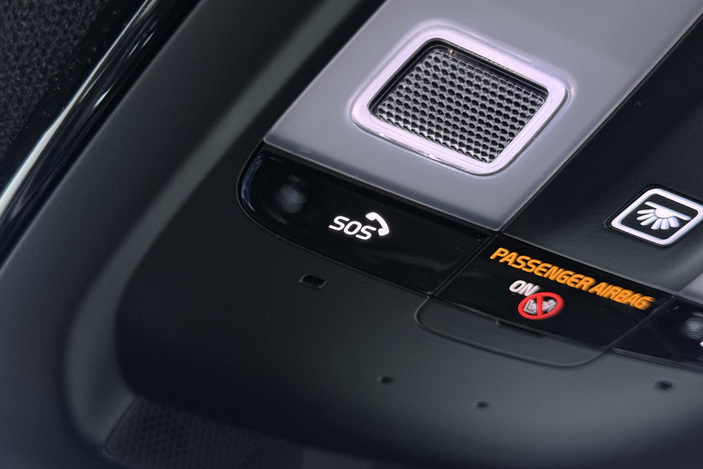 Volvo EX40 Single Motor Extended Range Plus 82 kWh | ACC | Harman/Kardon | 360° Camera | BLIS | Stoel+Stuurverwarming | 19 Inch