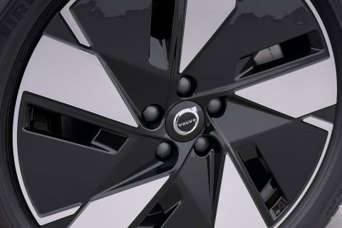 Volvo EX40 Single Motor Extended Range Plus 82 kWh | ACC | Harman/Kardon | 360° Camera | BLIS | Stoel+Stuurverwarming | 19 Inch