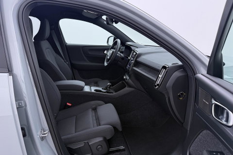 Volvo EX40 Single Motor Extended Range Plus 82 kWh | ACC | Harman/Kardon | 360° Camera | BLIS | Stoel+Stuurverwarming | 19 Inch