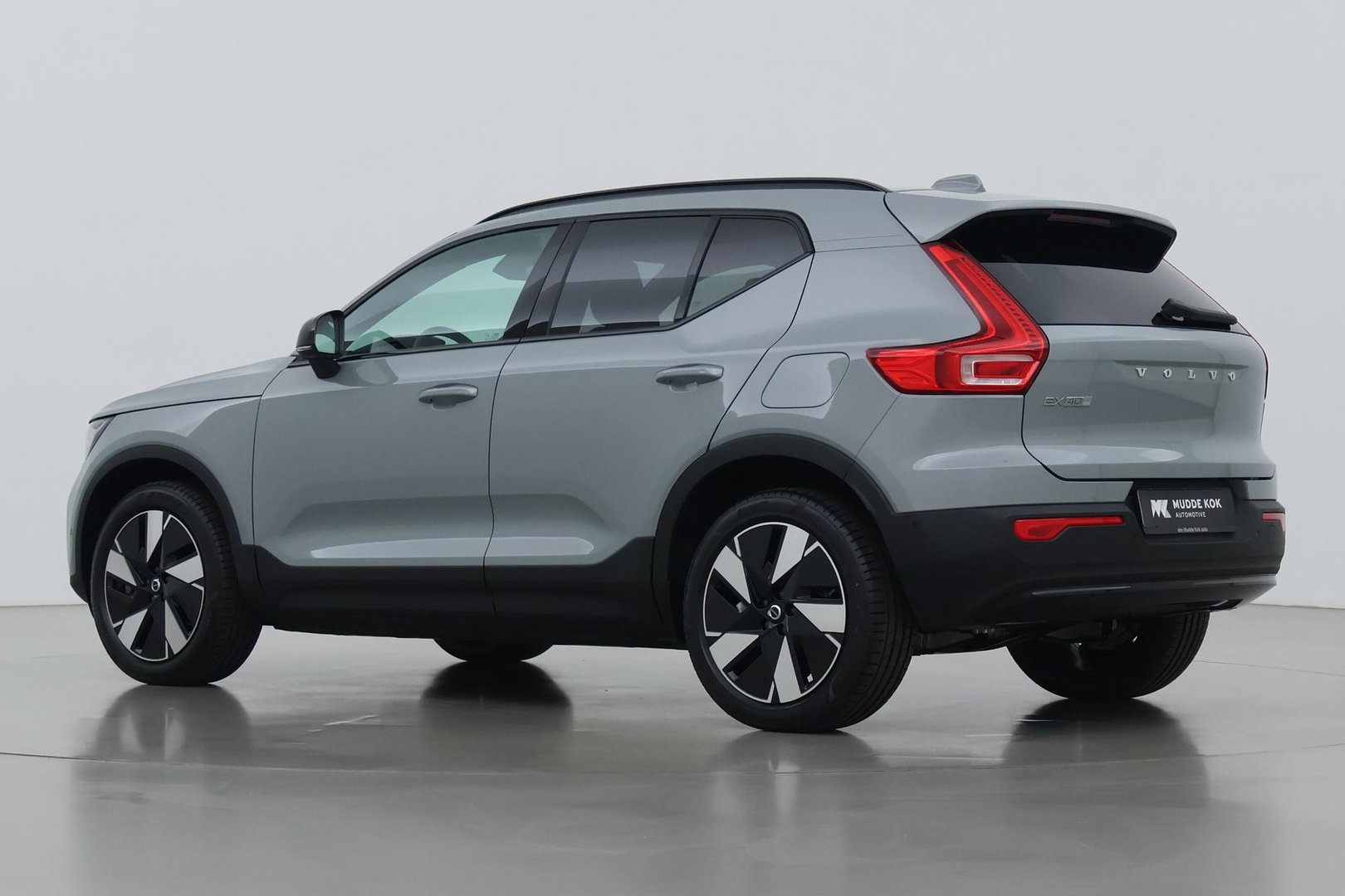 Volvo EX40 Single Motor Extended Range Plus 82 kWh | ACC | Harman/Kardon | 360° Camera | BLIS | Stoel+Stuurverwarming | 19 Inch