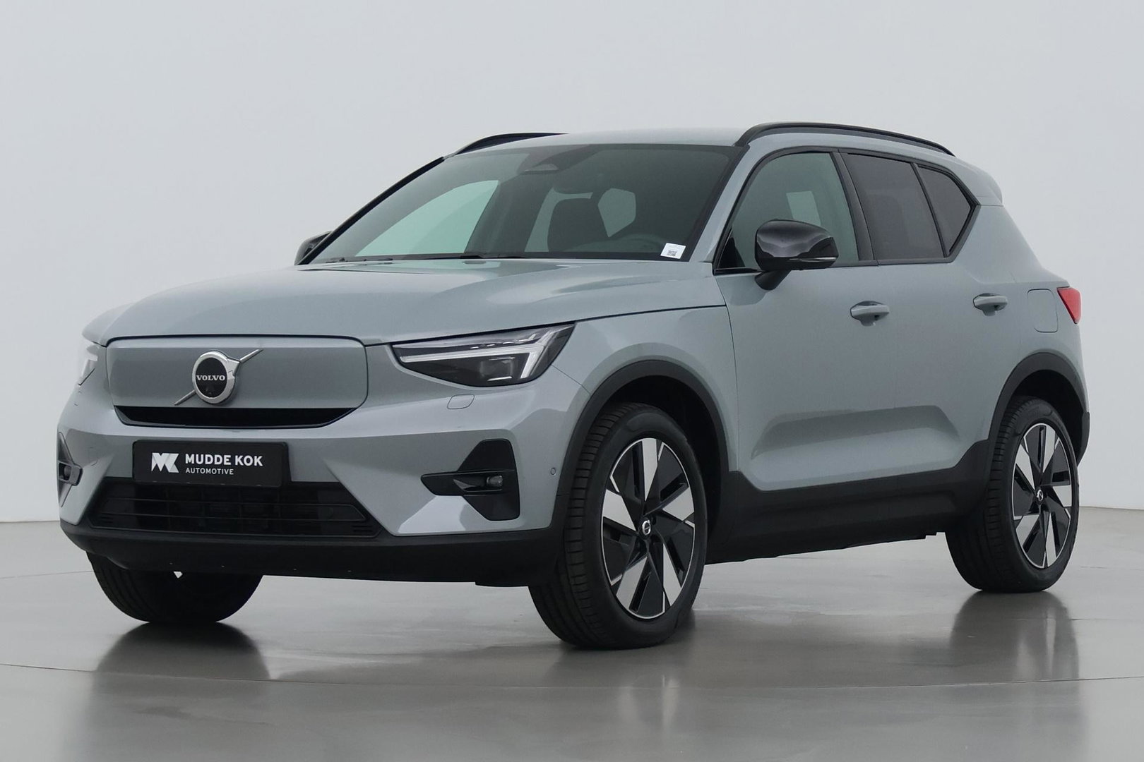 Volvo EX40 Single Motor Extended Range Plus 82 kWh | ACC | Harman/Kardon | 360° Camera | BLIS | Stoel+Stuurverwarming | 19 Inch