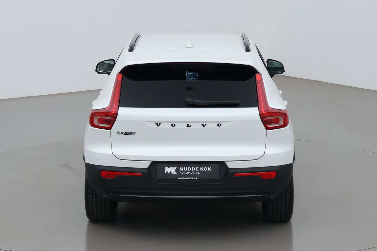 Volvo EX40 Extended Range Plus Black Edition 82 kWh | ACC | Harman/Kardon | 360° Camera | Stoel+Stuurverwarming | BLIS | 20 Inch