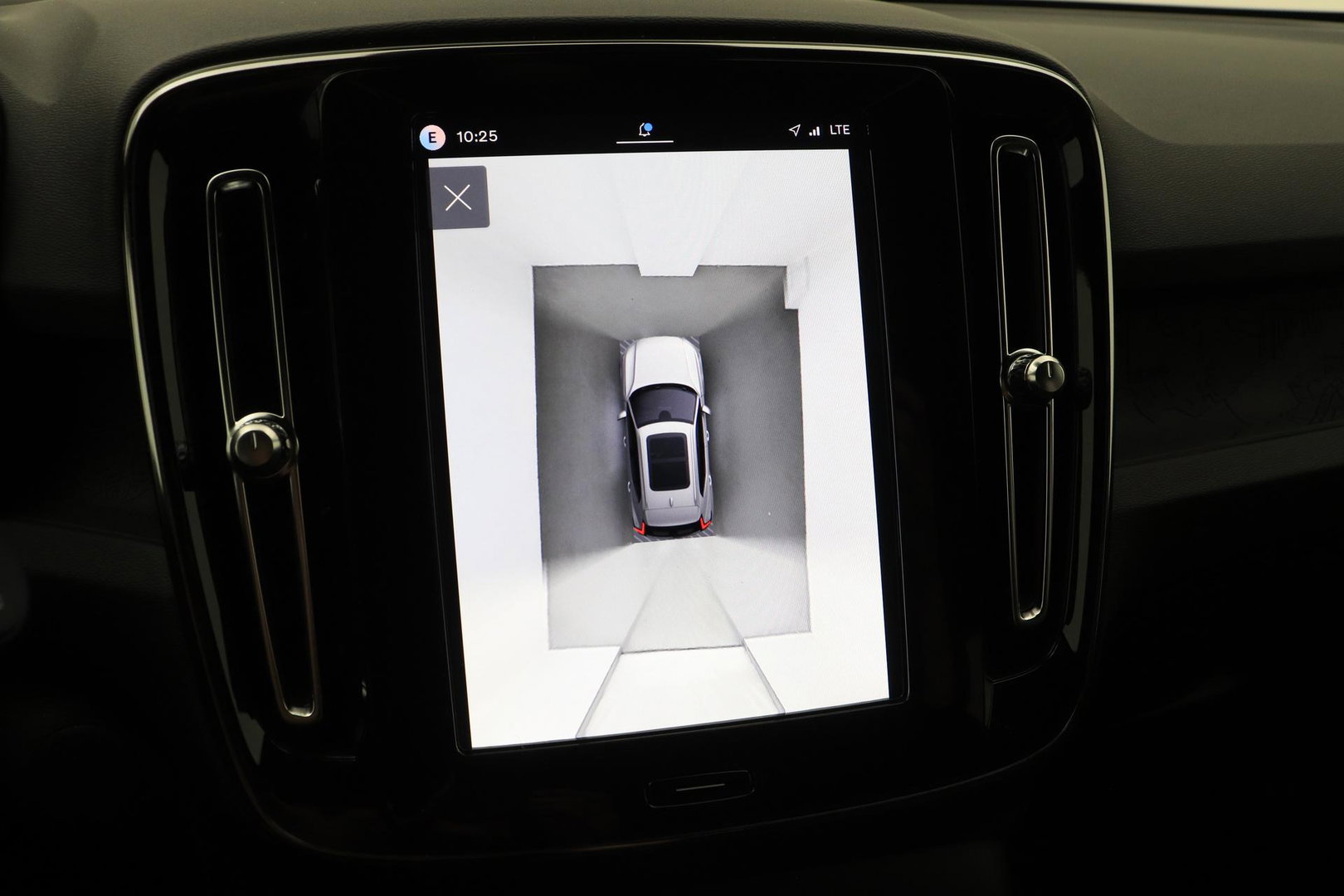 Volvo EX40 Extended Range Plus Black Edition 82 kWh | ACC | Harman/Kardon | 360° Camera | Stoel+Stuurverwarming | BLIS | 20 Inch