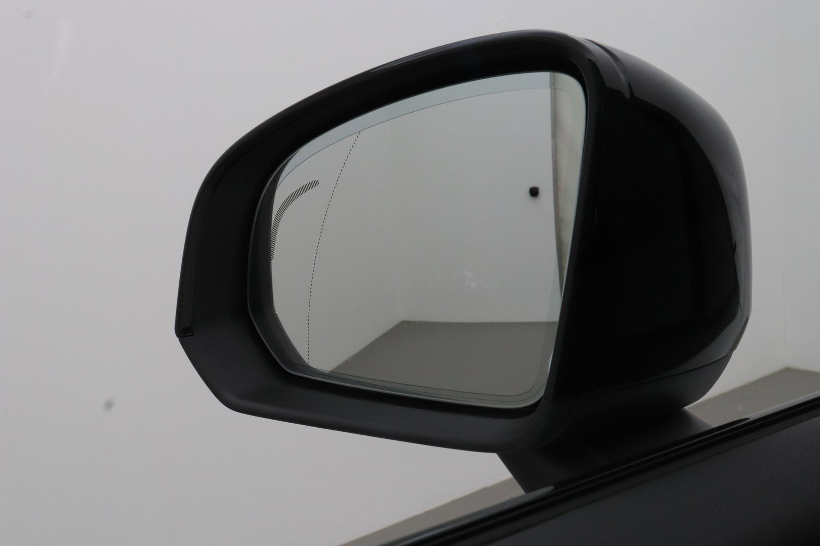Volvo EX40 Extended Range Plus Black Edition 82 kWh | ACC | Harman/Kardon | 360° Camera | Stoel+Stuurverwarming | BLIS | 20 Inch