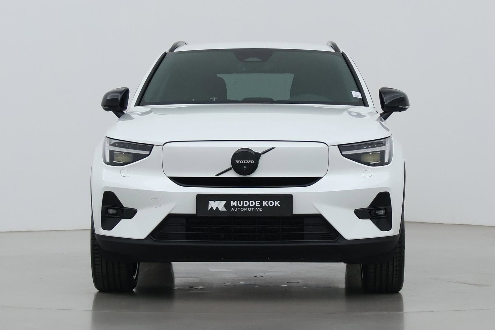 Volvo EX40 Extended Range Plus Black Edition 82 kWh | ACC | Harman/Kardon | 360° Camera | Stoel+Stuurverwarming | BLIS | 20 Inch