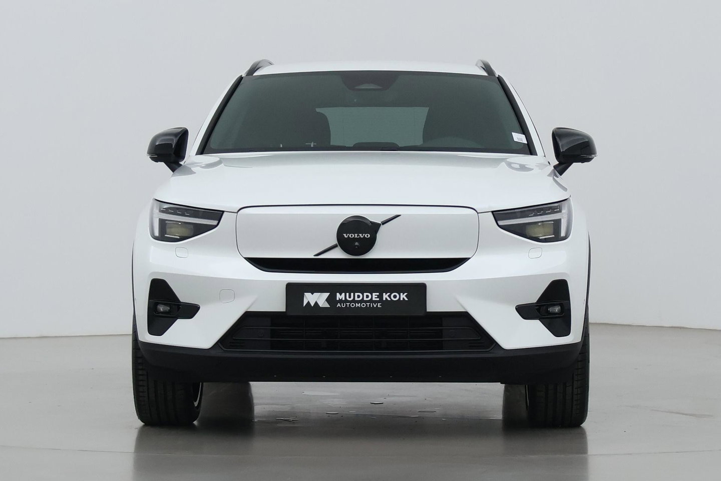 Volvo EX40 Extended Range Plus Black Edition 82 kWh | ACC | Harman/Kardon | 360° Camera | Stoel+Stuurverwarming | BLIS | 20 Inch