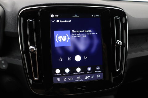 Volvo EX40 Extended Range Plus Black Edition 82 kWh | ACC | Harman/Kardon | 360° Camera | Stoel+Stuurverwarming | BLIS | 20 Inch