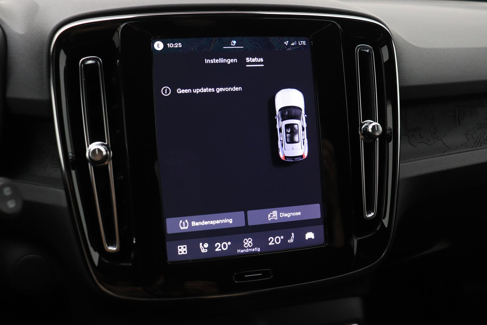 Volvo EX40 Extended Range Plus Black Edition 82 kWh | ACC | Harman/Kardon | 360° Camera | Stoel+Stuurverwarming | BLIS | 20 Inch
