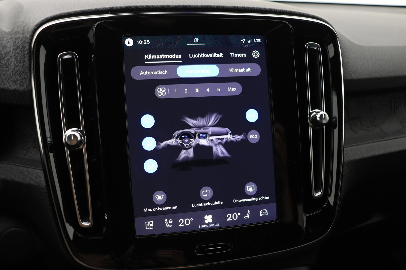 Volvo EX40 Extended Range Plus Black Edition 82 kWh | ACC | Harman/Kardon | 360° Camera | Stoel+Stuurverwarming | BLIS | 20 Inch