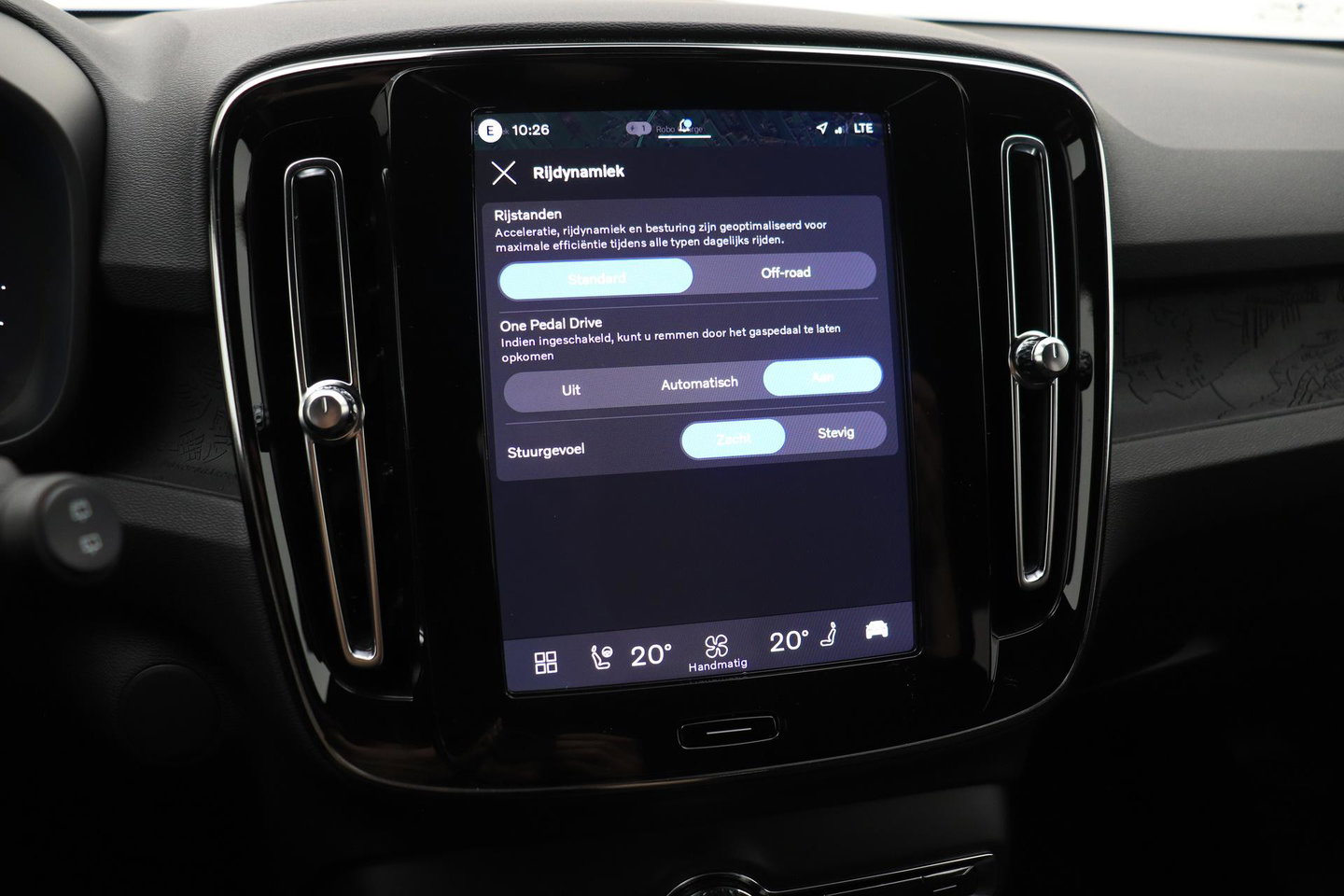 Volvo EX40 Extended Range Plus Black Edition 82 kWh | ACC | Harman/Kardon | 360° Camera | Stoel+Stuurverwarming | BLIS | 20 Inch