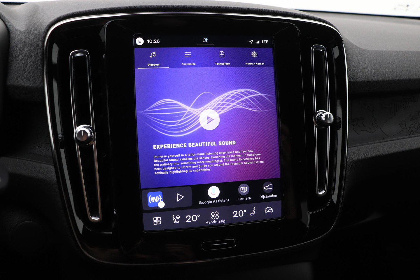 Volvo EX40 Extended Range Plus Black Edition 82 kWh | ACC | Harman/Kardon | 360° Camera | Stoel+Stuurverwarming | BLIS | 20 Inch