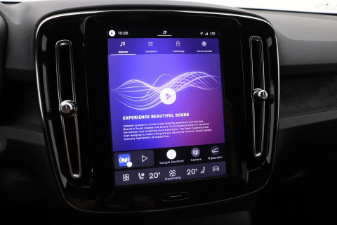 Volvo EX40 Extended Range Plus Black Edition 82 kWh | ACC | Harman/Kardon | 360° Camera | Stoel+Stuurverwarming | BLIS | 20 Inch