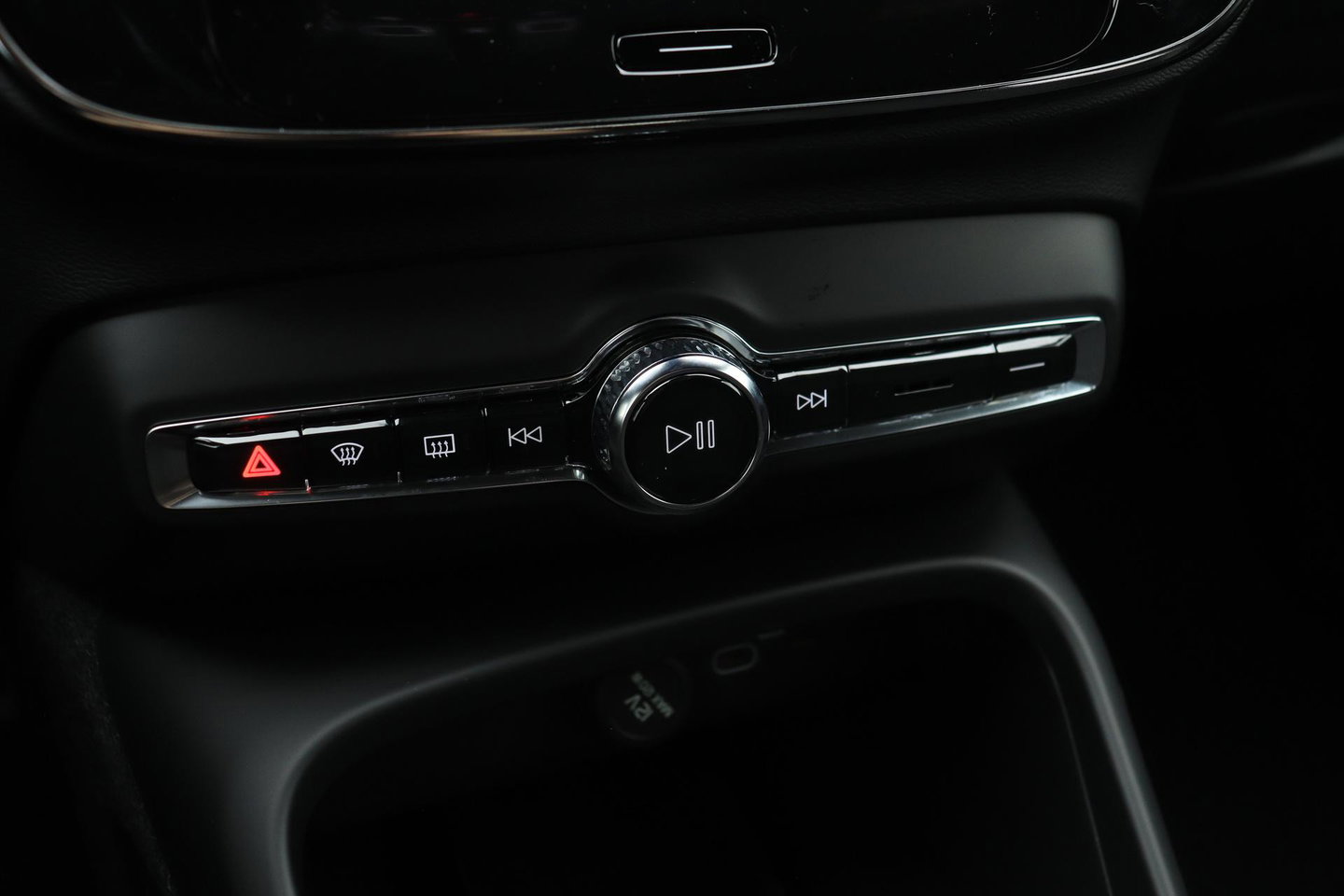 Volvo EX40 Extended Range Plus Black Edition 82 kWh | ACC | Harman/Kardon | 360° Camera | Stoel+Stuurverwarming | BLIS | 20 Inch