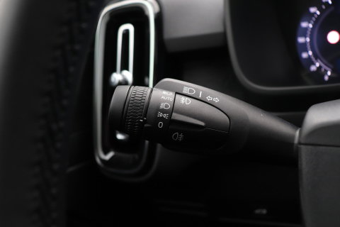 Volvo EX40 Extended Range Plus Black Edition 82 kWh | ACC | Harman/Kardon | 360° Camera | Stoel+Stuurverwarming | BLIS | 20 Inch