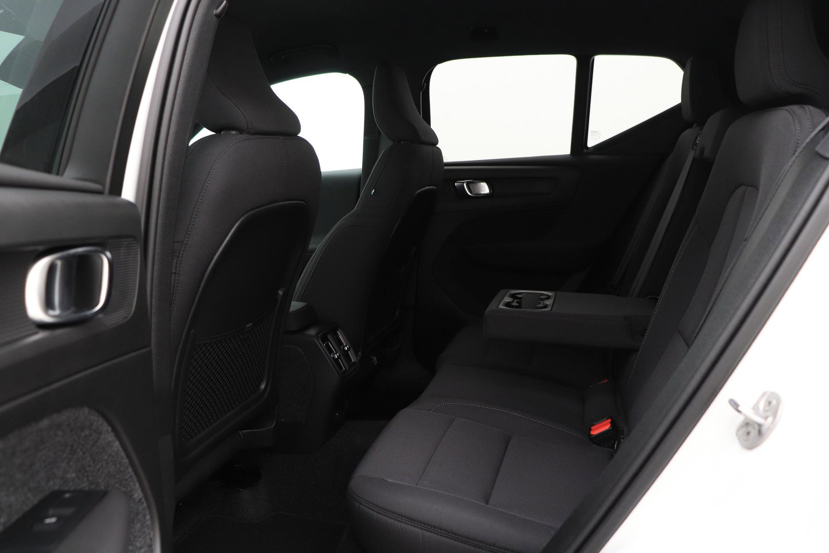 Volvo EX40 Extended Range Plus Black Edition 82 kWh | ACC | Harman/Kardon | 360° Camera | Stoel+Stuurverwarming | BLIS | 20 Inch