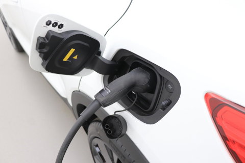 Volvo EX40 Extended Range Plus Black Edition 82 kWh | ACC | Harman/Kardon | 360° Camera | Stoel+Stuurverwarming | BLIS | 20 Inch