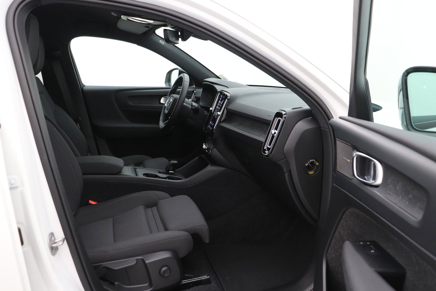 Volvo EX40 Extended Range Plus Black Edition 82 kWh | ACC | Harman/Kardon | 360° Camera | Stoel+Stuurverwarming | BLIS | 20 Inch