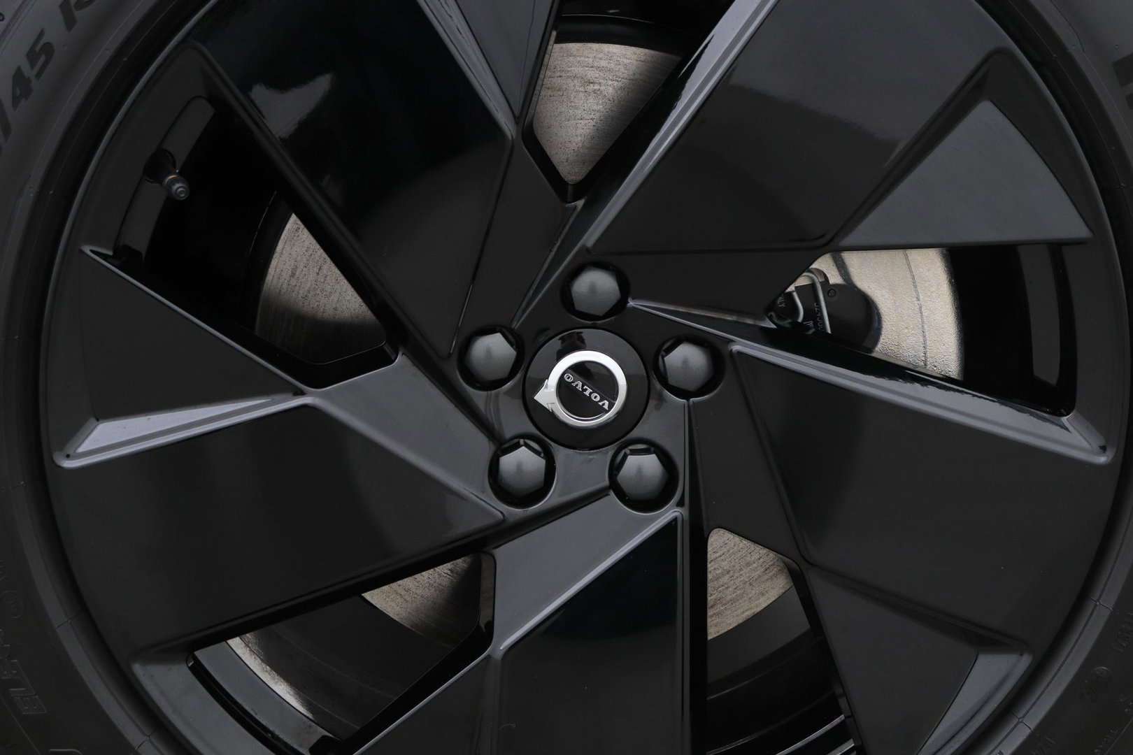 Volvo EX40 Extended Range Plus Black Edition 82 kWh | ACC | Harman/Kardon | 360° Camera | Stoel+Stuurverwarming | BLIS | 20 Inch